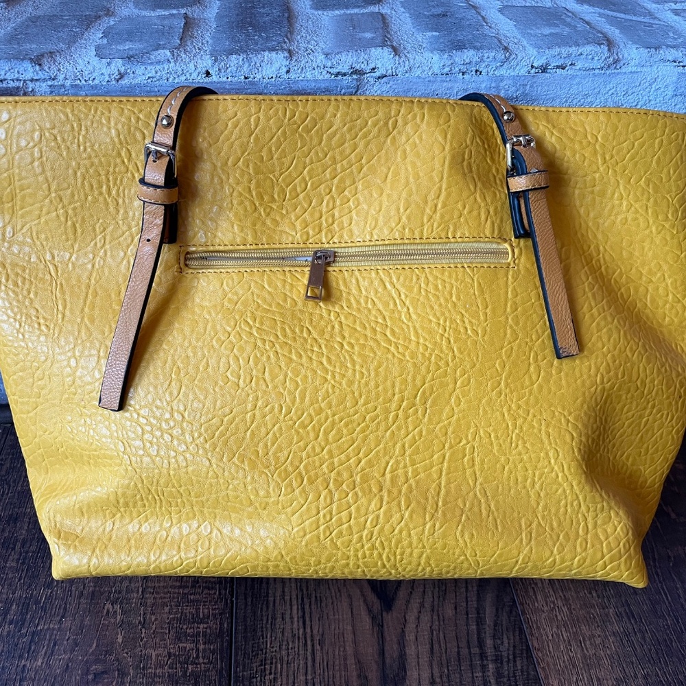 Large handbag yellow studded purse hobo bag big purses yellow purses beach bag - Picture 2 of 3